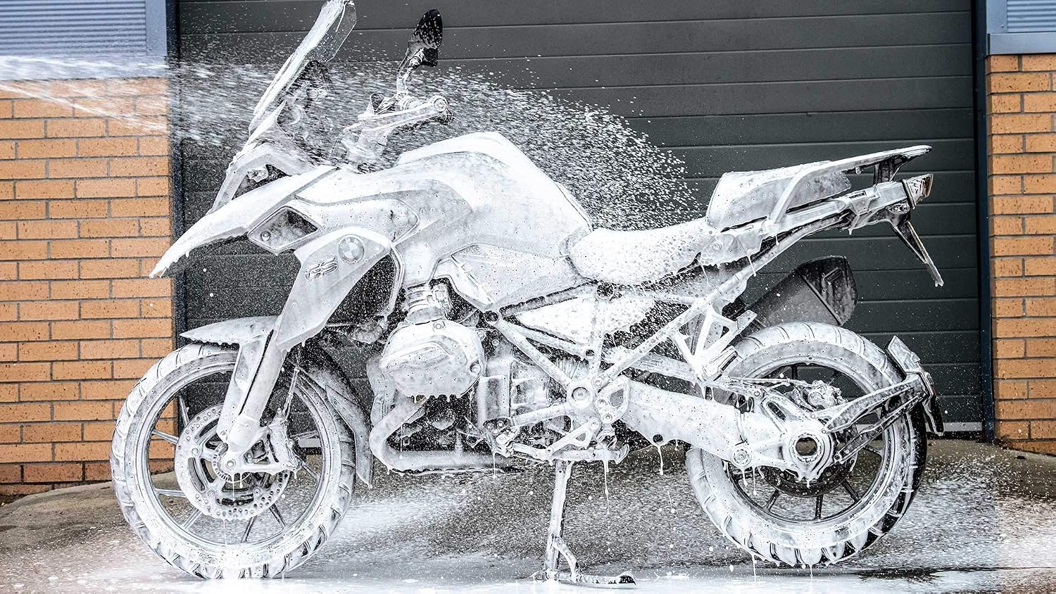 Powerful Pink Pressure Washer - Perfect for Bikes, Cars, and Patios!