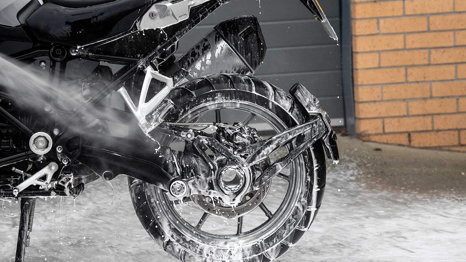 Powerful Pink Pressure Washer - Perfect for Bikes, Cars, and Patios!
